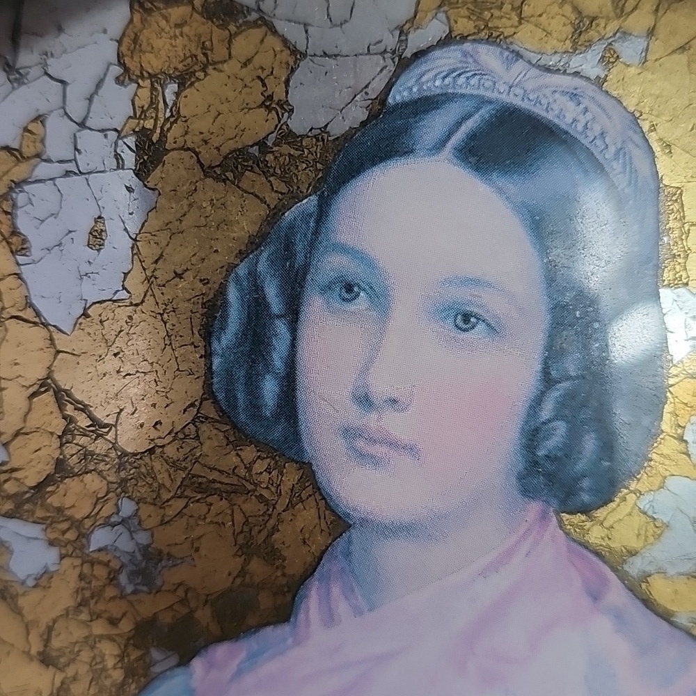 Vintage Octagonal Portrait Frame - Picture 4 of 8